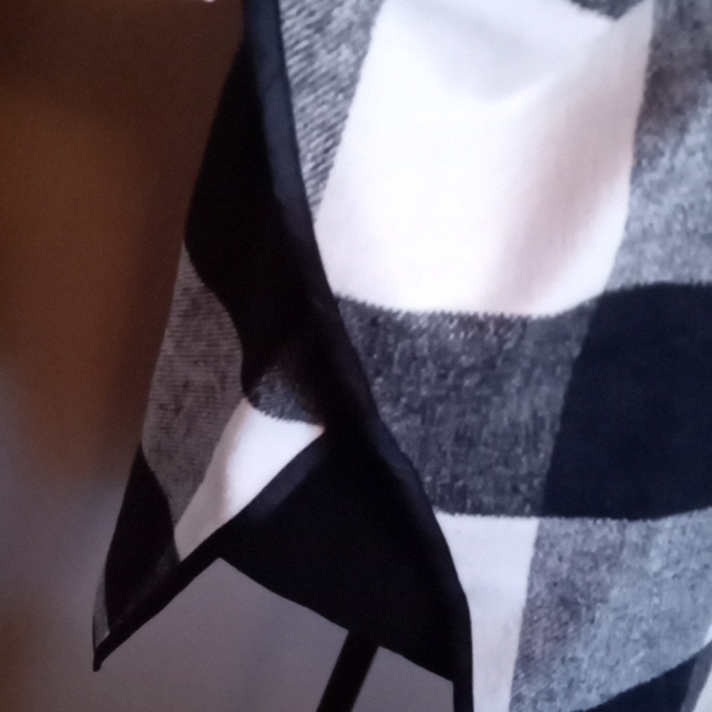 LADIES flowing Vest - Picture 7 of 11